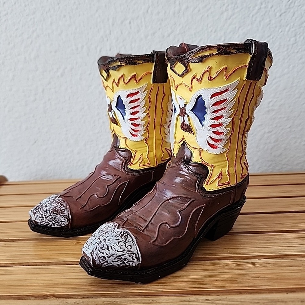 SOUTHWESTERN REFLECTIONS COLLECTION MINI RESIN COWBOY BOOTS‎ FIGURINES Set Of 2